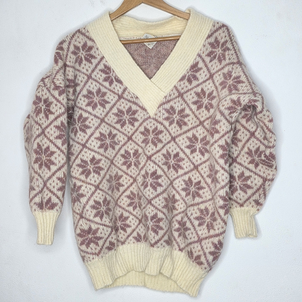 Cozy V-Neck Sweater in Cream and Pink
